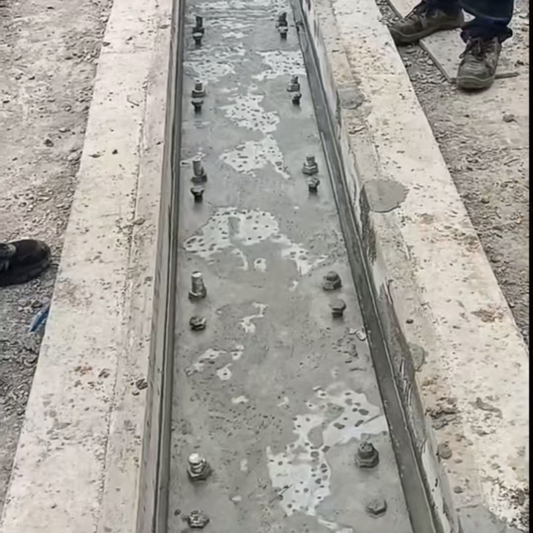 新建港口码头起重机龙门吊重型机械设备稳固用早强快凝轨道胶泥